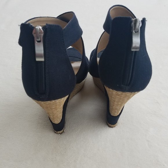 Just Fab Wedge Heels - Picture 3 of 12